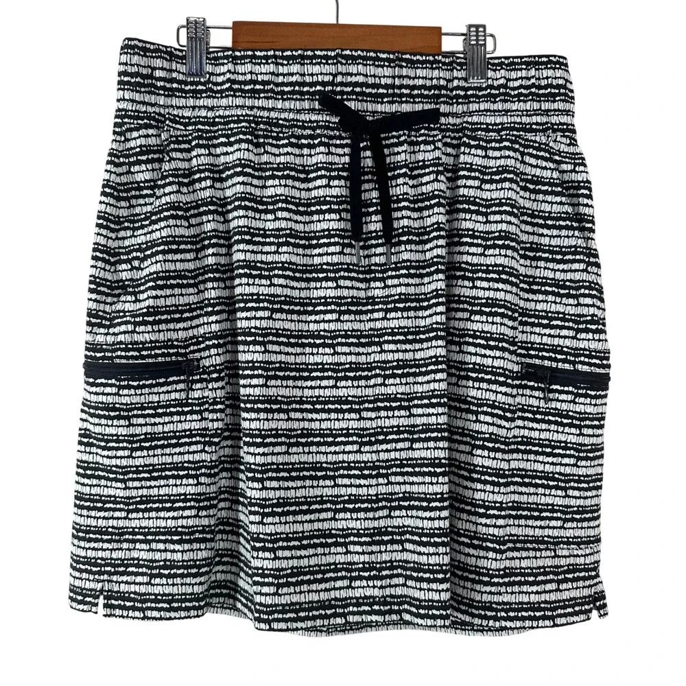 T by Talbots Womens MP Black White Striped Athletic Skort Cargo Pockets - Picture 2 of 10